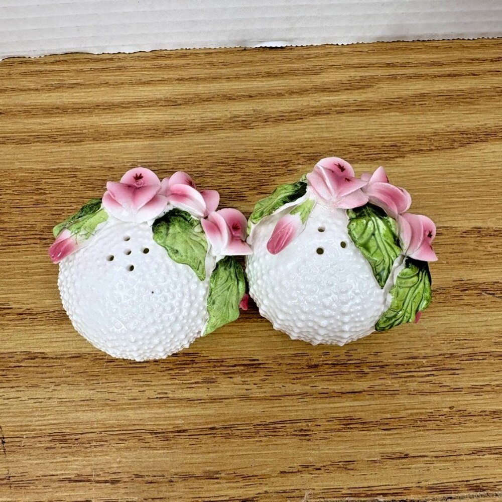Vintage Aynsley English Fine Bone China Salt & Pepper Shakers Floral Hobnail